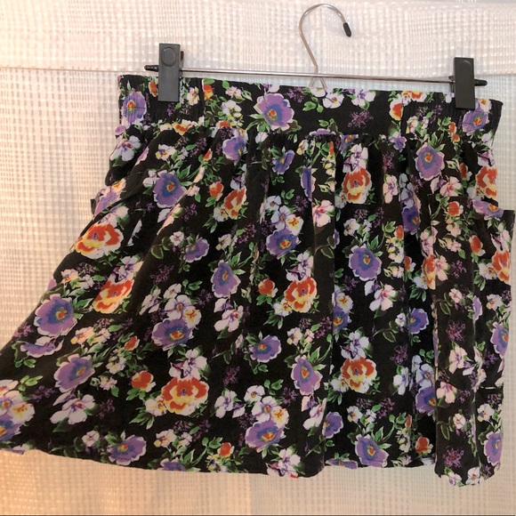 📌 4/$24 📌FLOUNCE MINI SKIRT🌸SZ M🌸POCKETS!🌸EUC - Picture 2 of 8